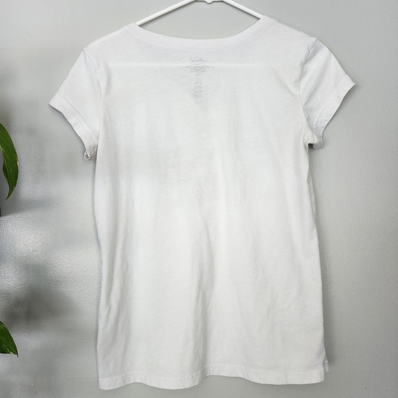 3 for $25 Levi's white ladies t-shirt medium - Picture 5 of 6